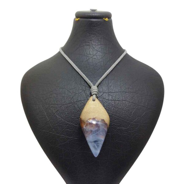 木与树脂项链 手工艺术 大胆风格 Bita