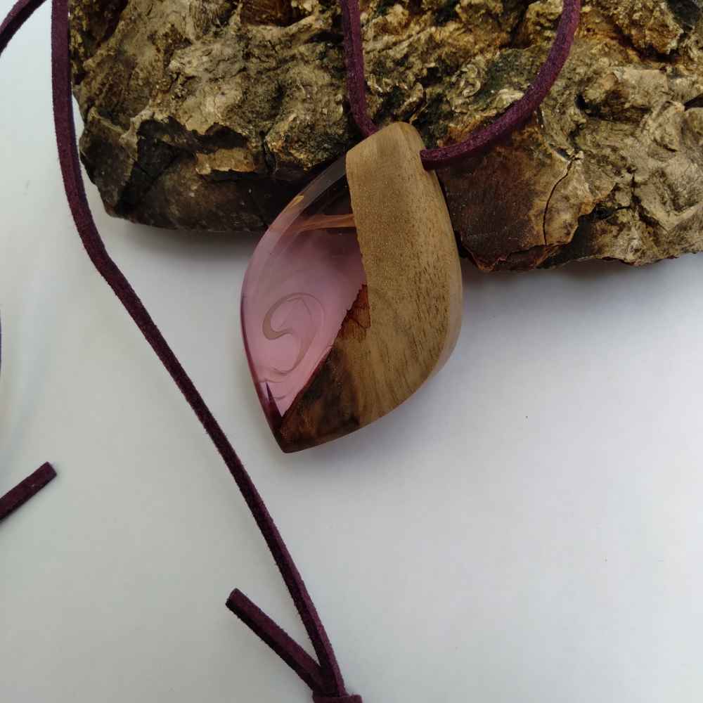 木与树脂项链 手工艺术 大胆风格 Koohestan
