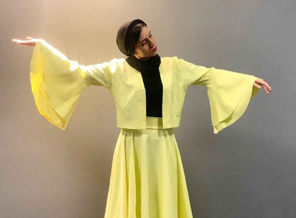 女式赛玛舞裙与套装 – 飘逸典雅