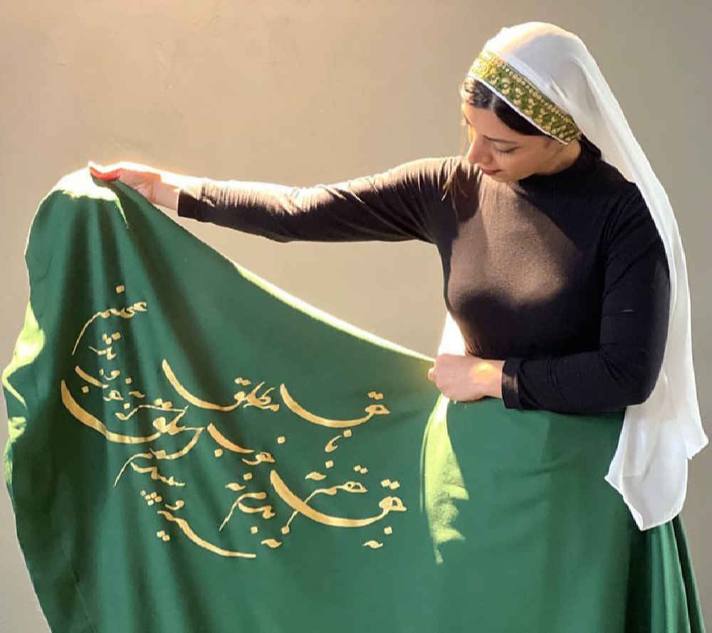 女式赛玛旋转舞服套装 – 传统美丽