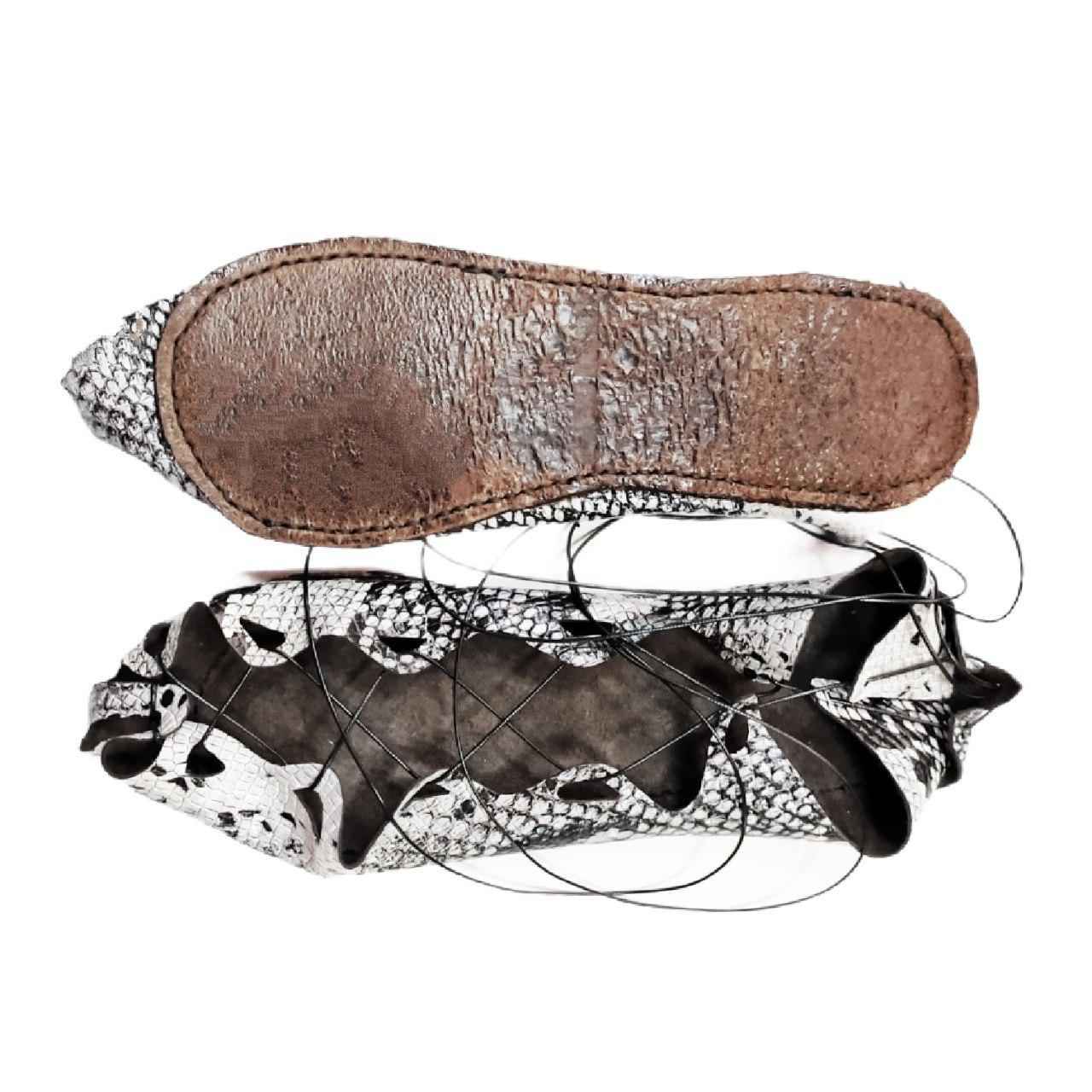 Main image of 女士复古风波斯拖鞋 – 真皮制作