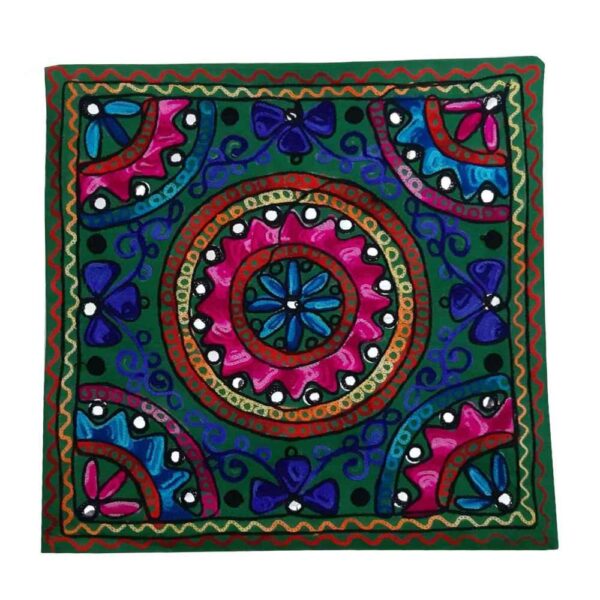 刺绣靠垫套 – 莫娜苏扎尼设计