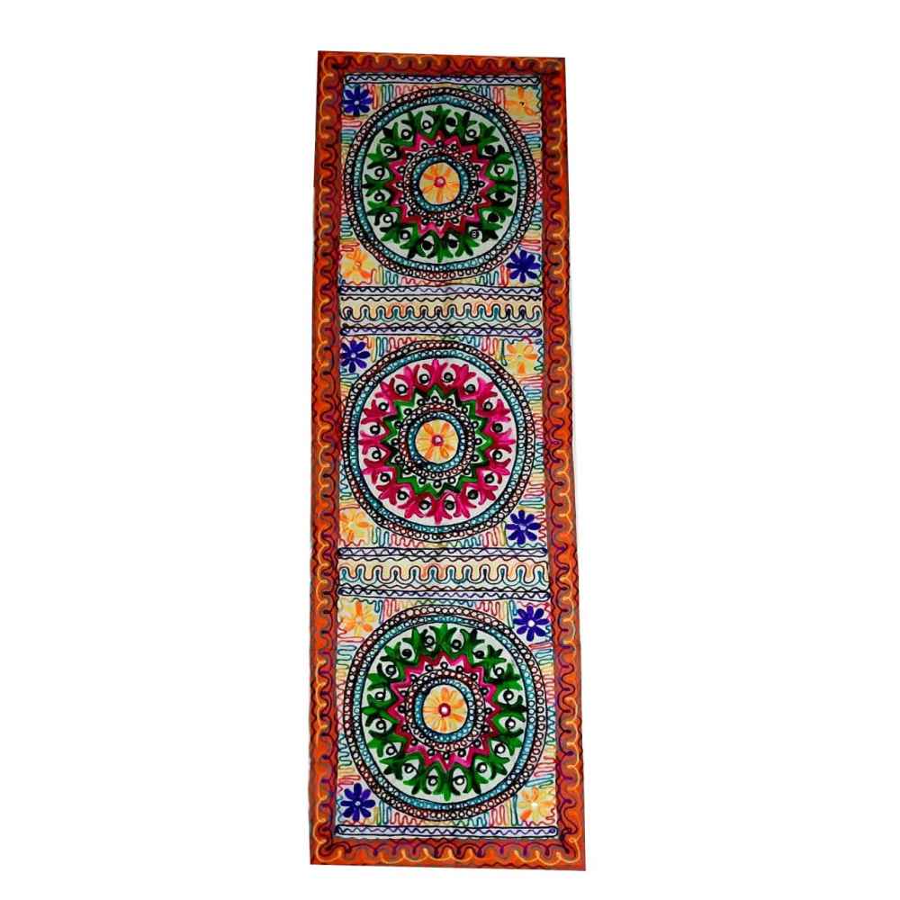 Main image of 手工刺绣桌旗 —— Baha 款