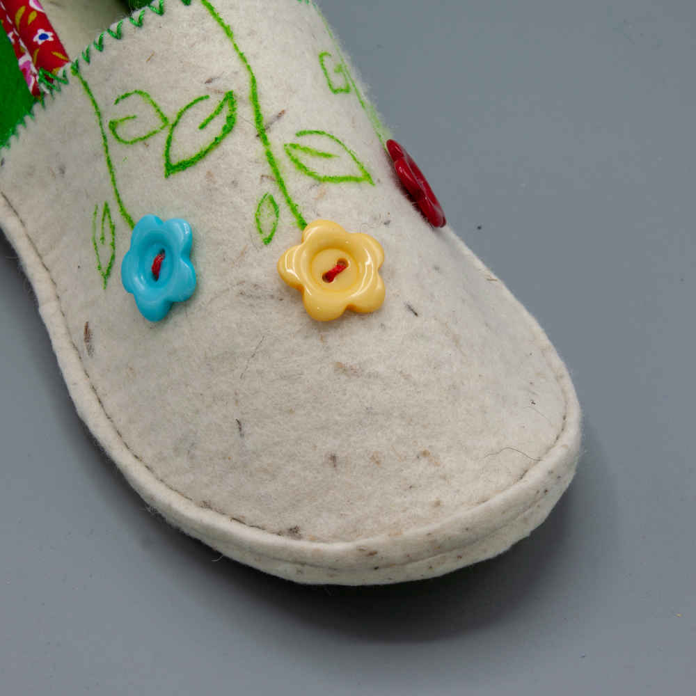 波斯毡拖鞋 – 时尚舒适