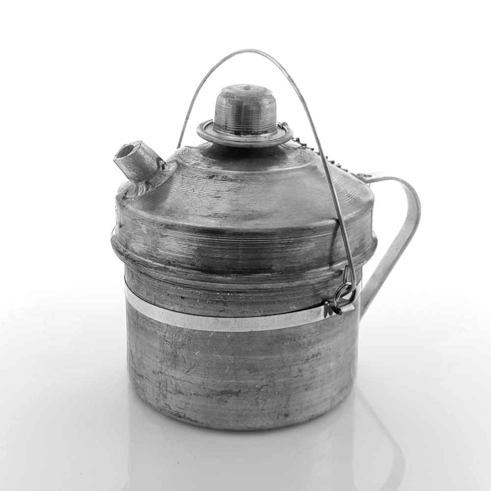 轻便 2.2 升户外露营水壶 – 篝火使用的完美选择