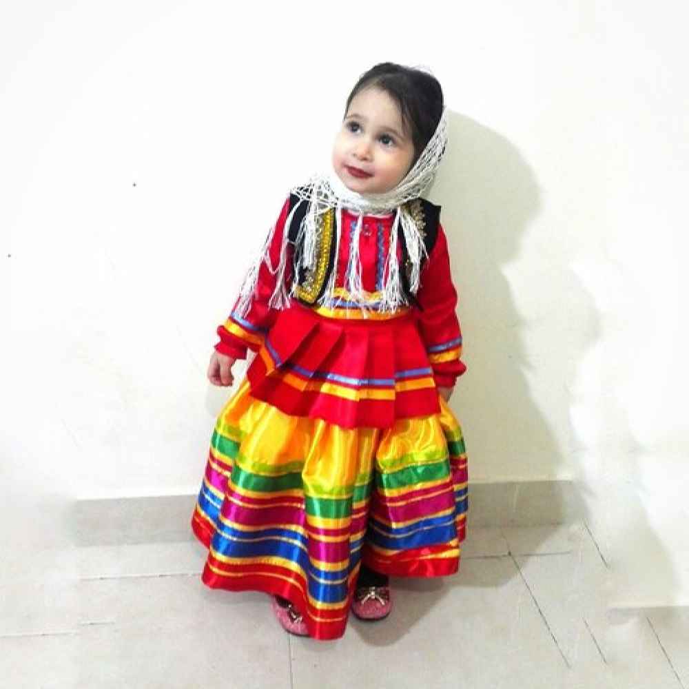 波斯吉拉尼女性传统服饰套装