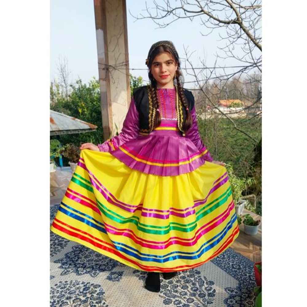 波斯女孩传统吉拉基服饰套装