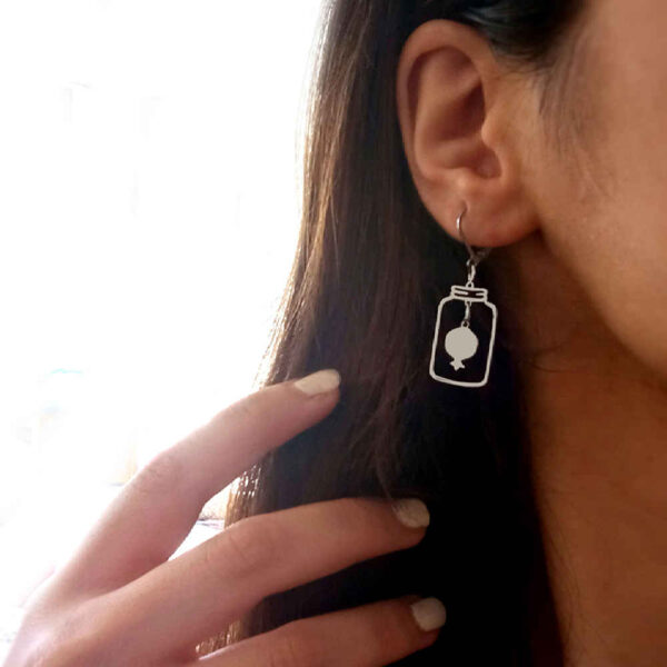 波斯钢制耳环 – 石榴款