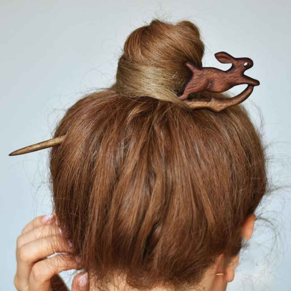 Main image of 手工木制发簪 – 兔子设计，大号