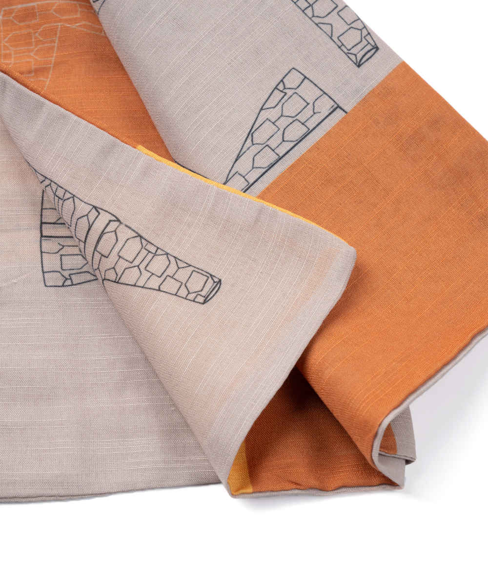 女性印花披肩 – 双面艺术灰色款