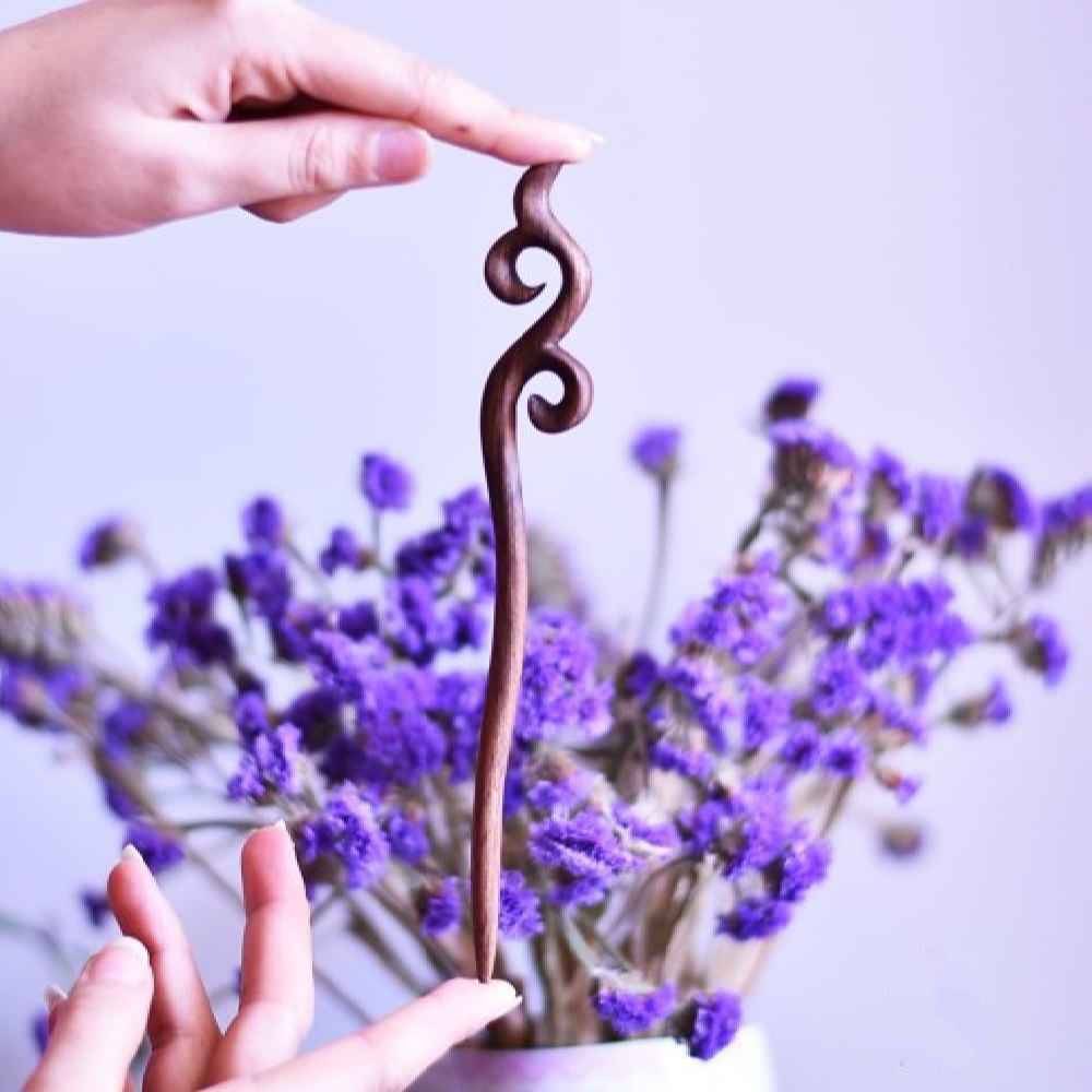 手工木制发簪 – 扭纹设计，大号 Alma