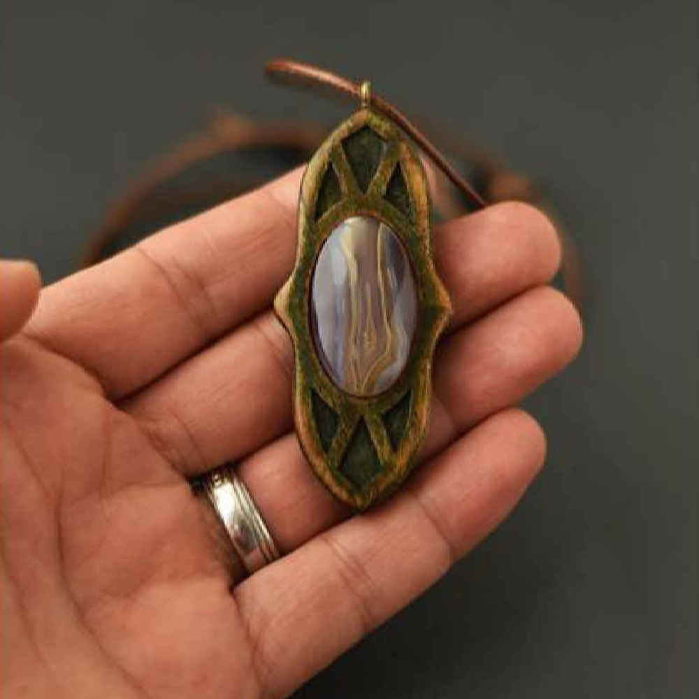 雕刻木吊坠配玛瑙宝石 手工艺术 Eslimi