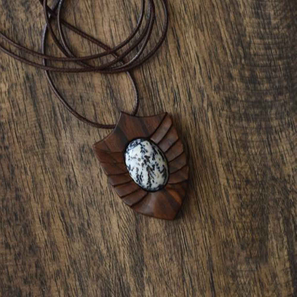 雕刻木吊坠配玛瑙宝石 手工艺术 Toranj