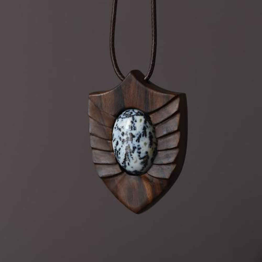 Main image of 雕刻木吊坠配玛瑙宝石 手工艺术 Toranj