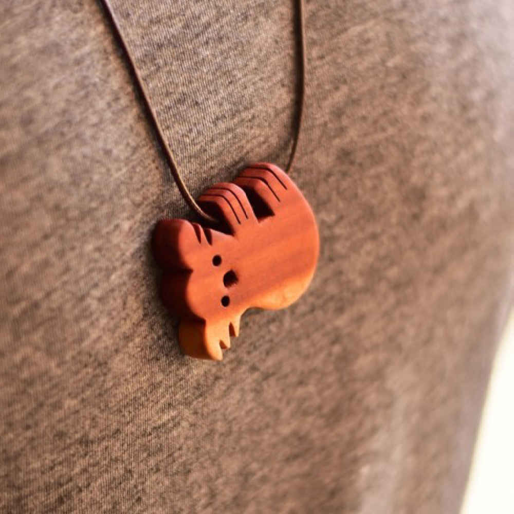 Main image of 雕刻木吊坠 手工艺术 考拉