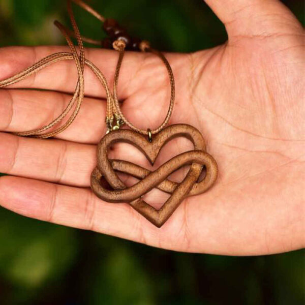 木质项链 手工艺术风格 爱心