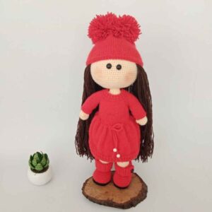 《阿米古鲁米手工钩针布偶 — 红色女孩 | 软毛绒玩具》