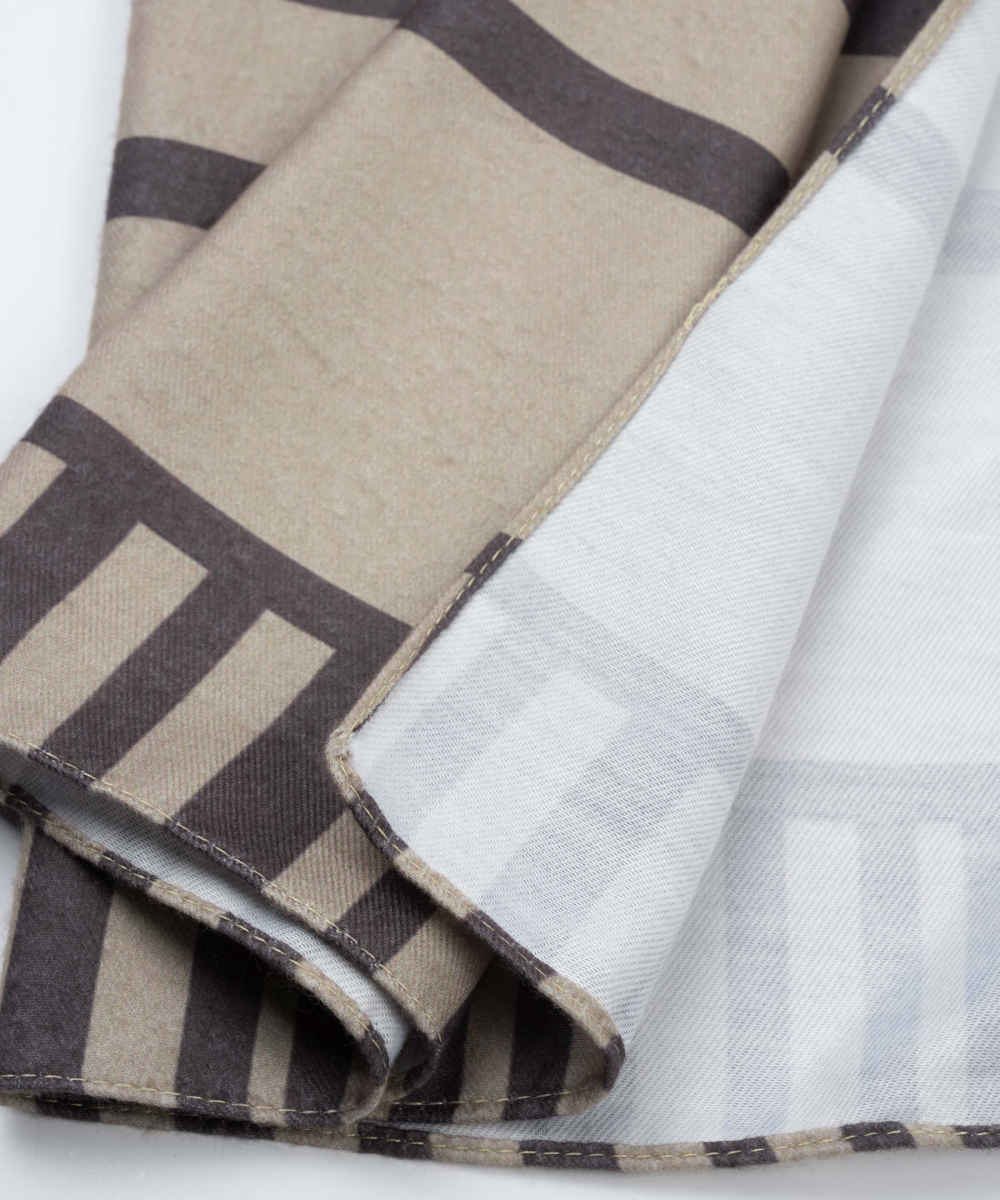 女性印花披肩 – 艺术轻盈款 Mina