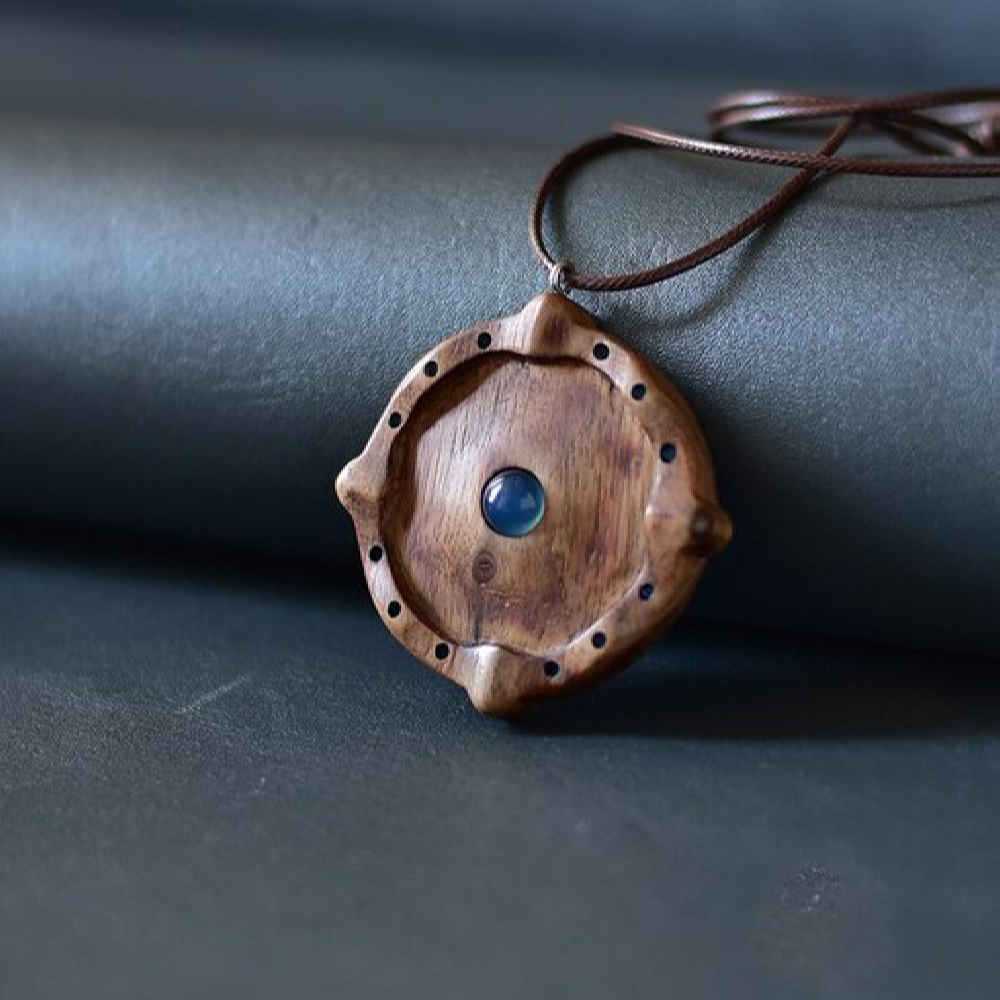 Main image of 木质项链 手工艺术风格 Espar