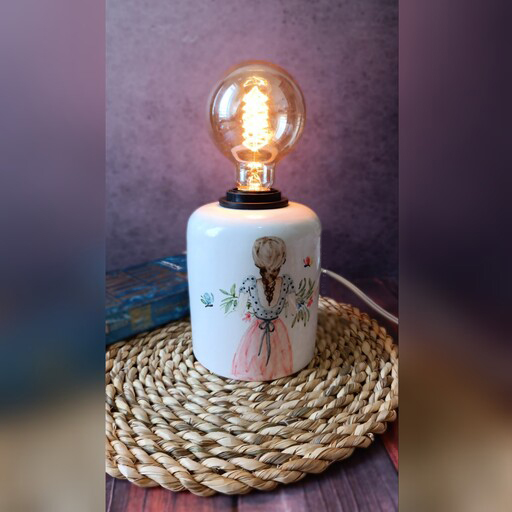 Main image of 艺术陶瓷台灯 – 手工制作 女孩款