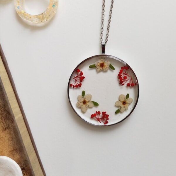 女款树脂项链吊坠 – 手工 Baharan 款