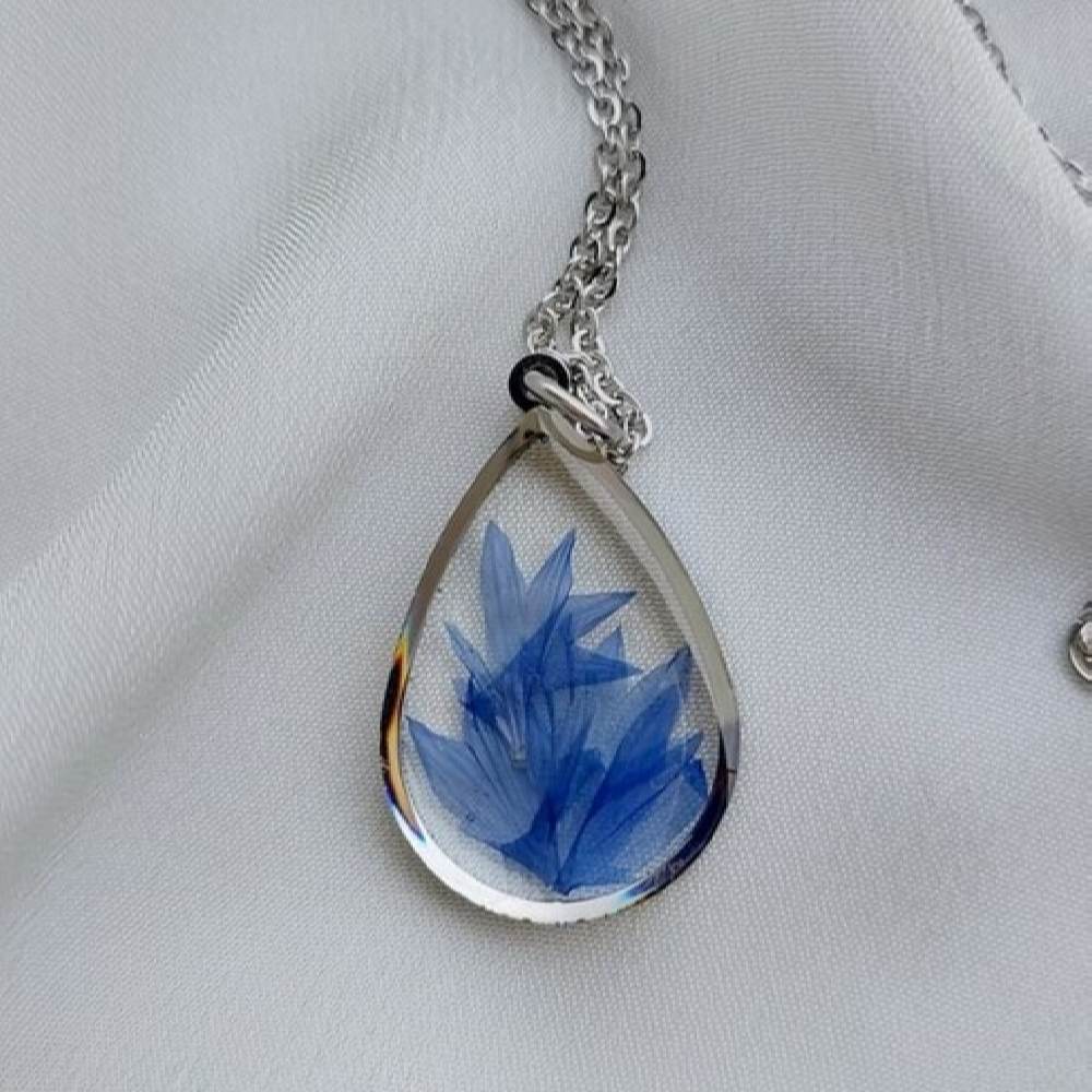 Main image of 女款树脂项链吊坠 – 手工 Gandom 款