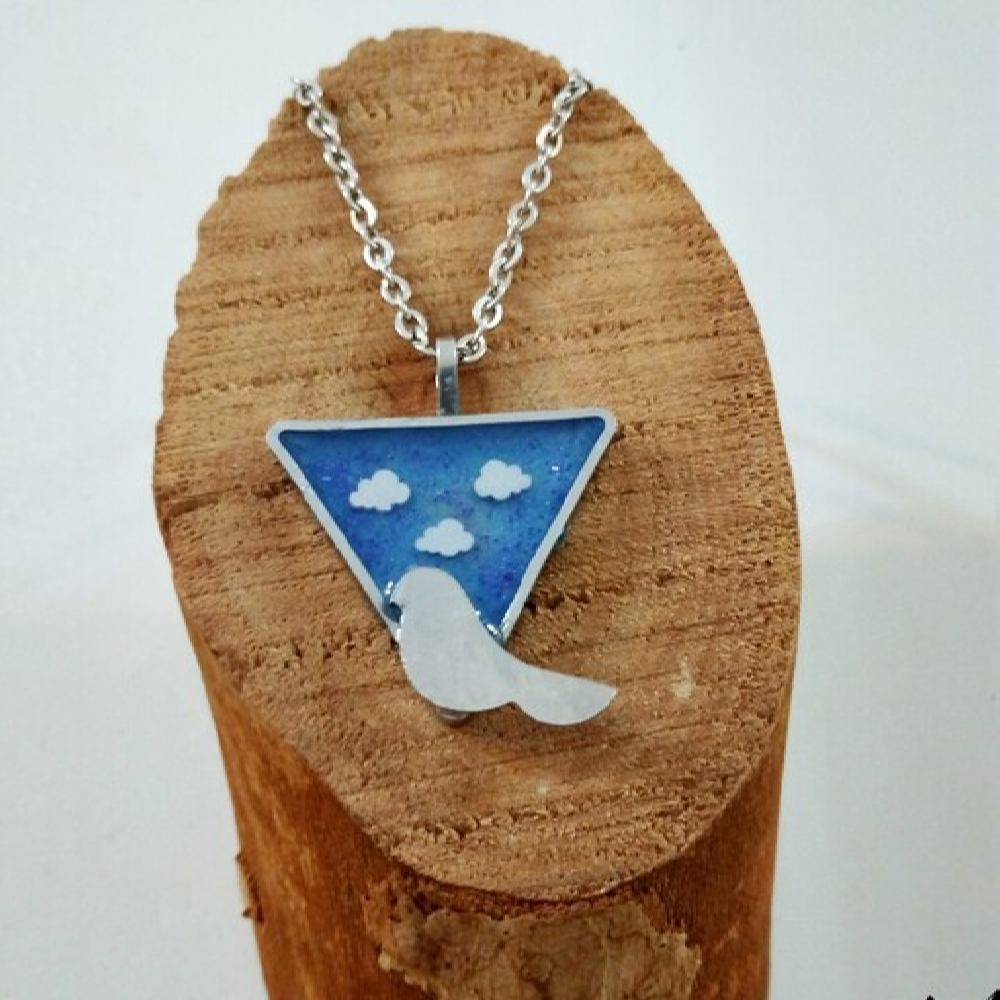 Main image of 女款树脂项链吊坠 – 手工 Morgh Amin 款