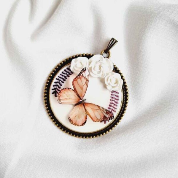 女款树脂项链吊坠 – 手工 Parvaneh 款