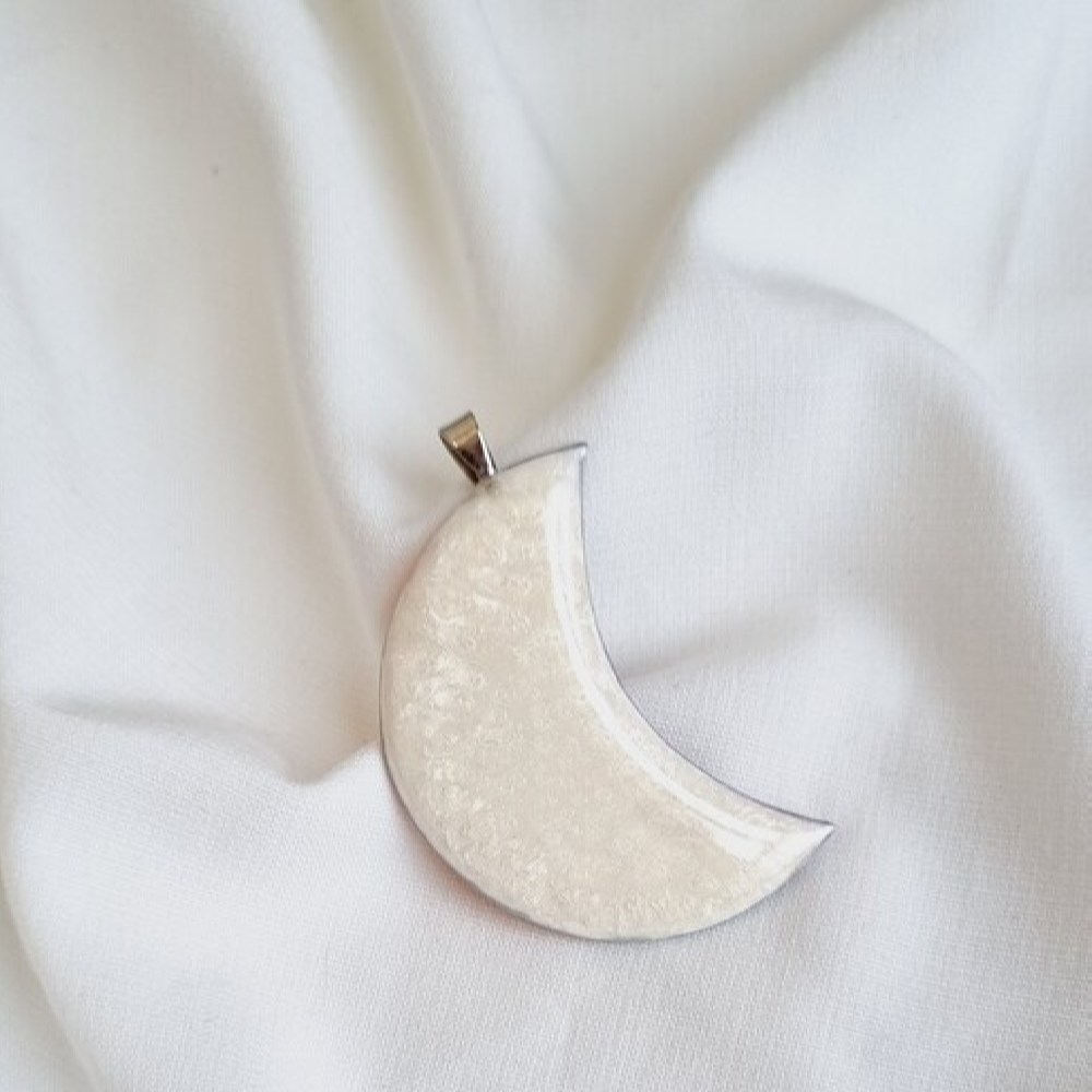 女款树脂项链吊坠 – 手工彩虹款