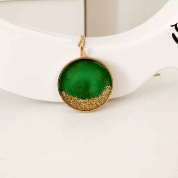 女款树脂项链吊坠 – 手工 Roya 款