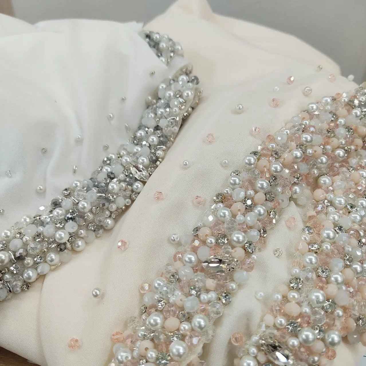 《伊朗新娘婚礼罩袍——珍珠刺绣款》