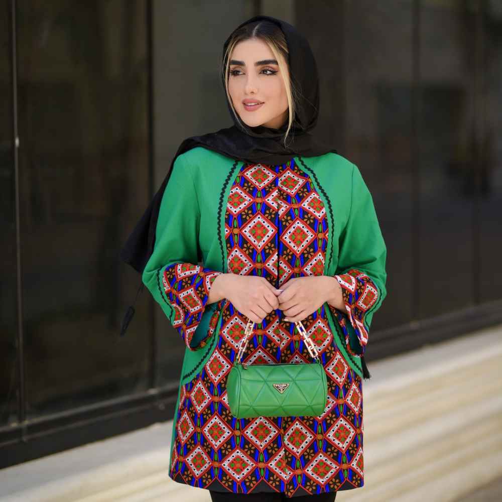 Main image of 波斯刺绣曼托 款式 Chista