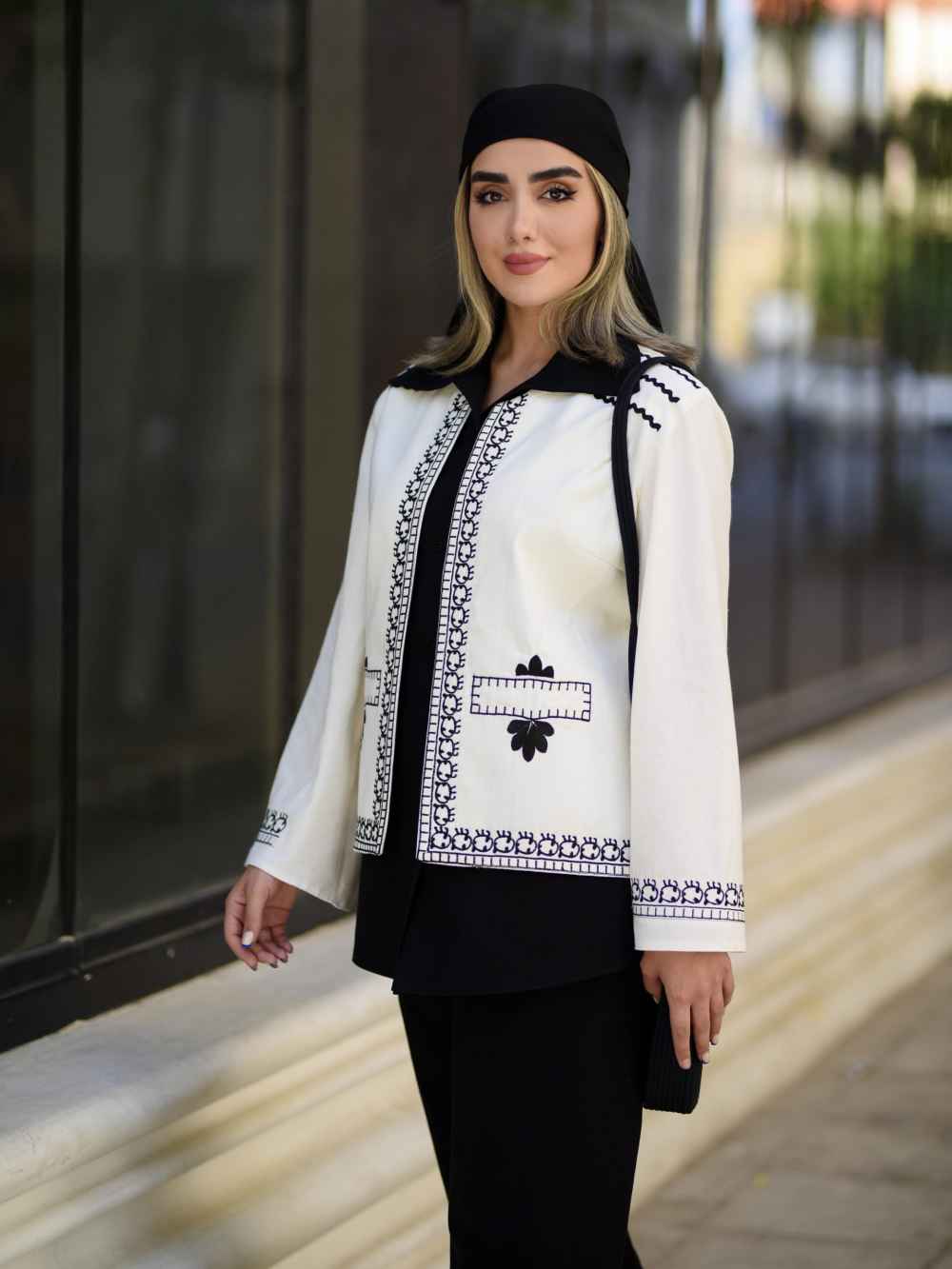 波斯刺绣曼托与裤装套装款式 Helena