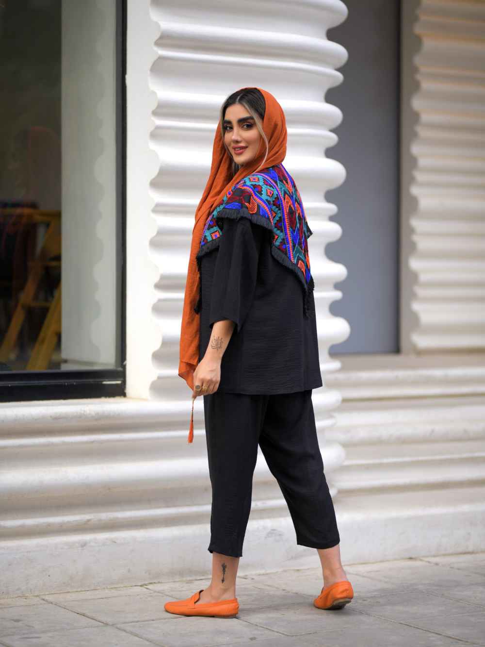 波斯刺绣曼托与裤装套装款式 Mahoor