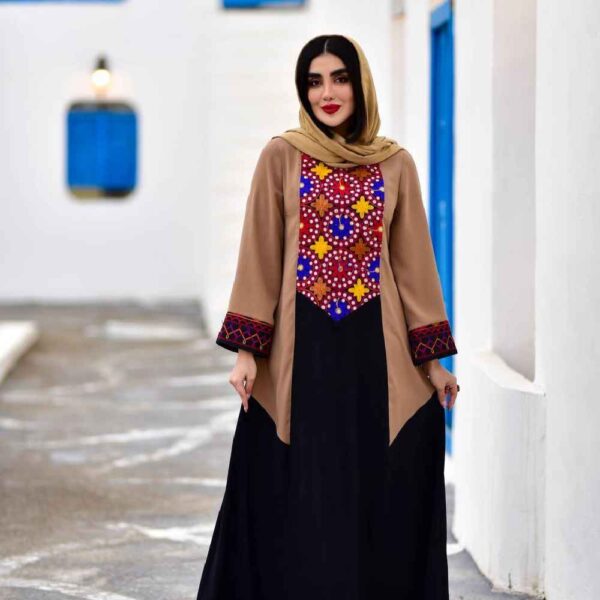 优雅蝴蝶阿巴亚女装 — 透气袖子与柔软面料