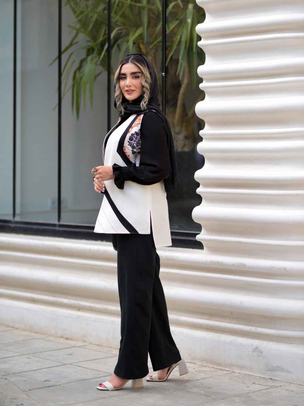 女士马甲、长上衣与裤装套装款式 Avisa