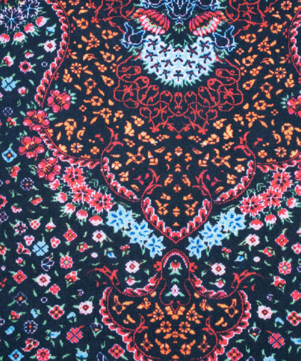 女士印花披肩 – 艺术感轻盈花卉图案