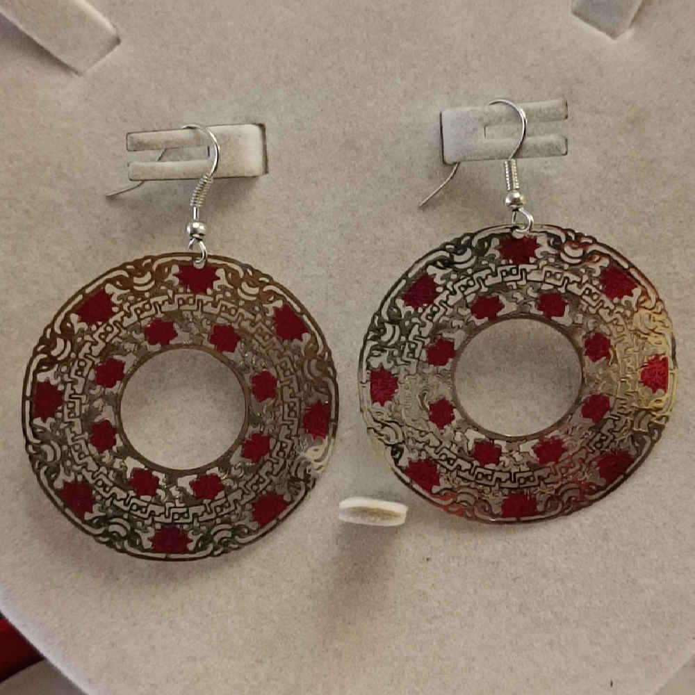 金属垂坠耳环 – 传统风格 Mehr 款