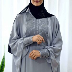 优雅蝴蝶袖穆斯林女士阿巴亚——柔灰色绉纱面料