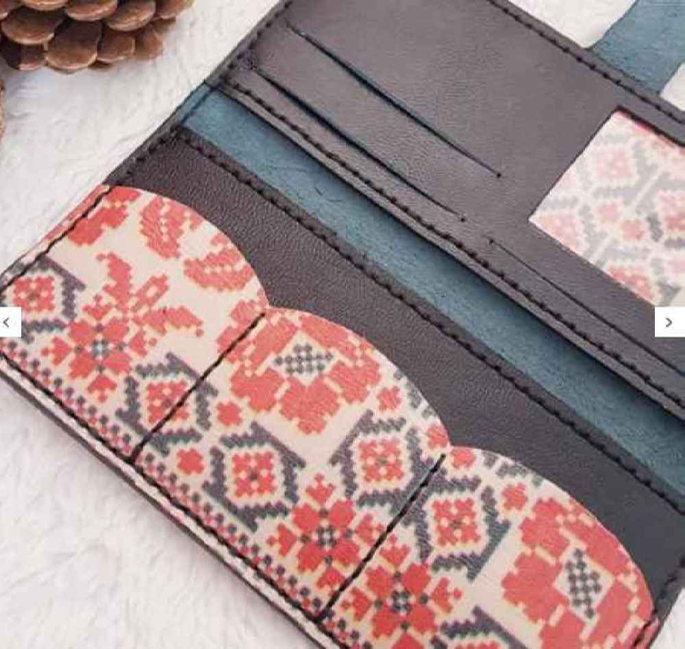 波斯皮革长款女士钱包,Saadat 设计