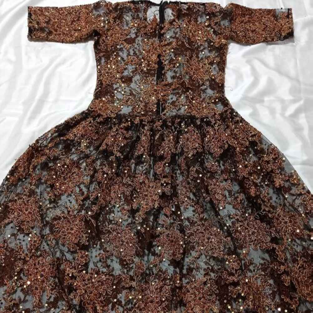 Main image of 伊朗传统库尔德女装 模特 Minoo