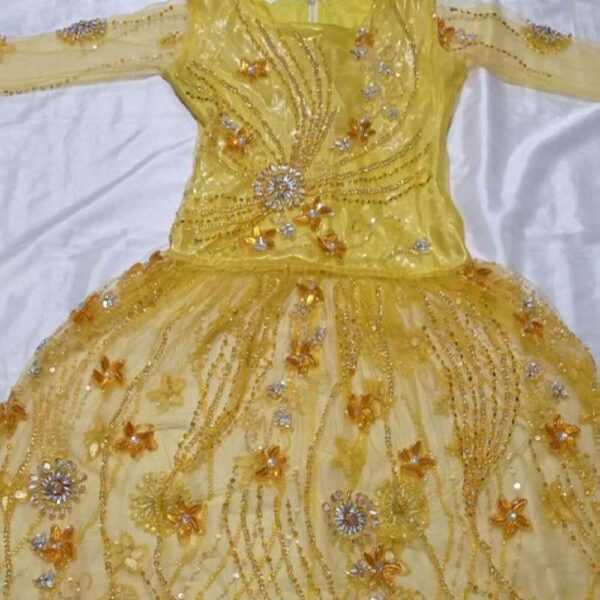 伊朗传统库尔德女装 模特 Shokoh