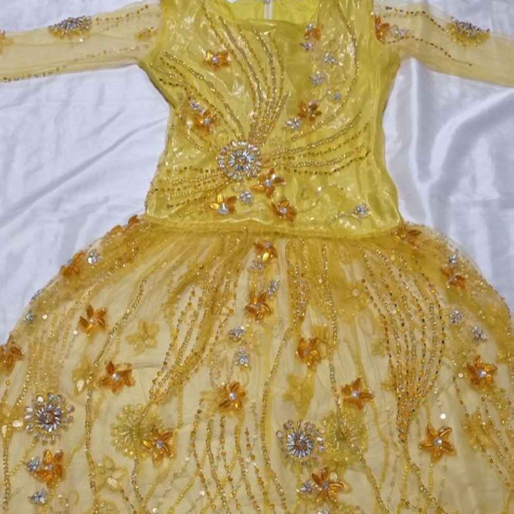 Main image of 伊朗传统库尔德女装 模特 Shokoh