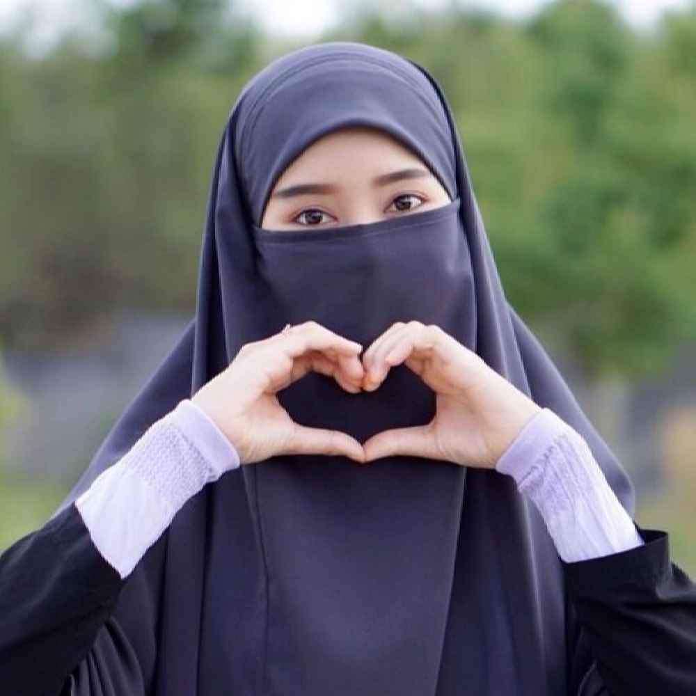 Main image of 深灰色伊斯兰雪纺头巾 & 半面纱套装