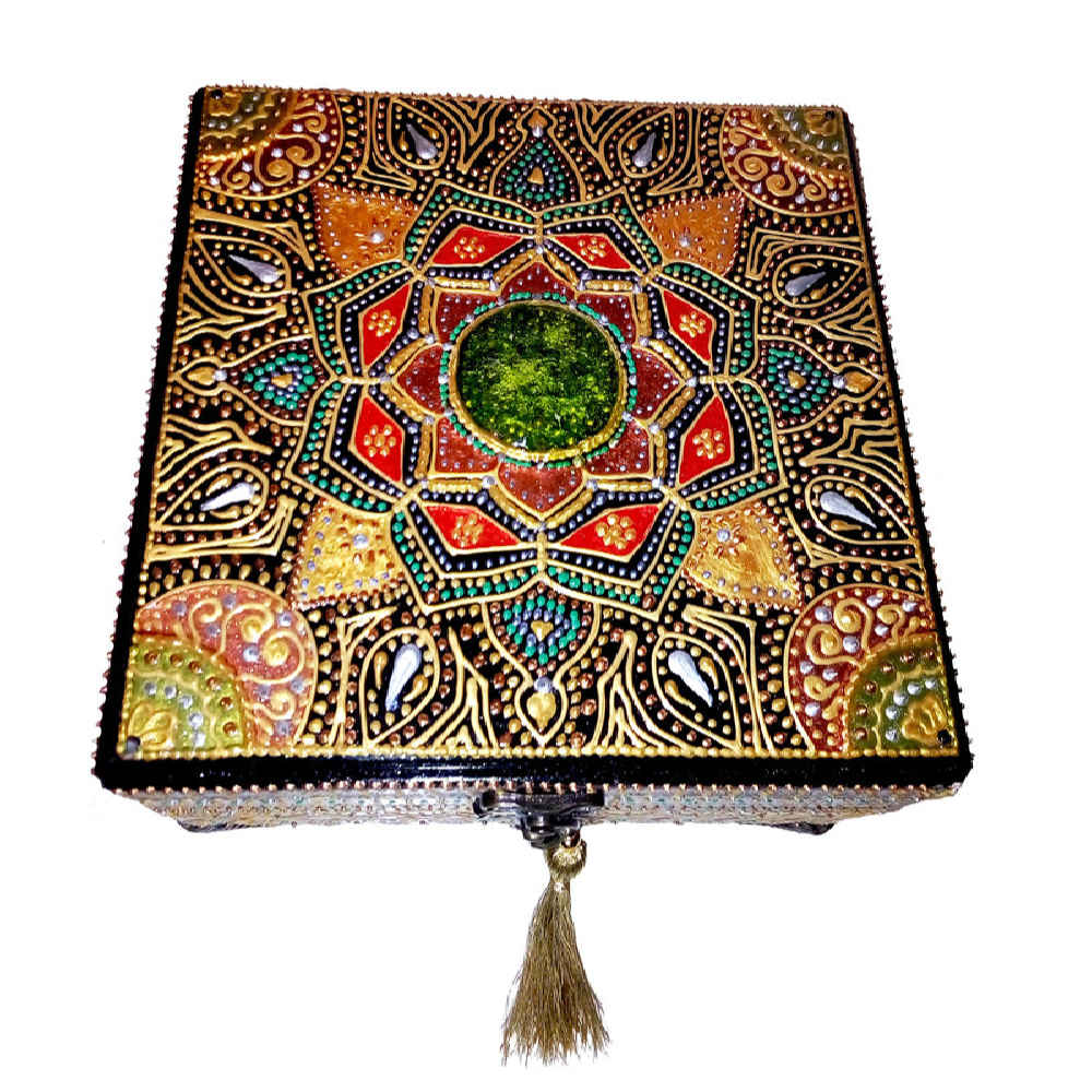 手工木质首饰盒 – 皮革内饰设计