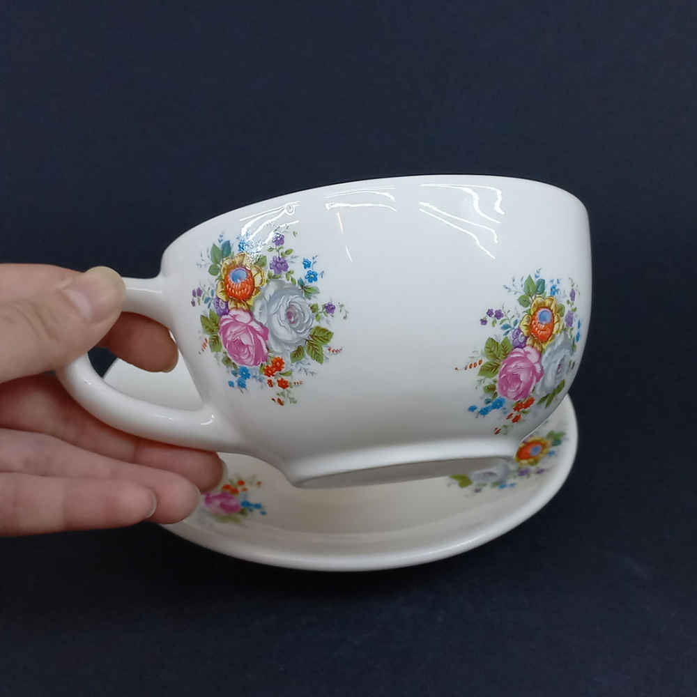 波斯茶杯与茶托 – 花园陶瓷设计