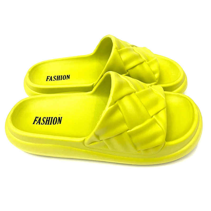 柔软拖鞋 – 柔软缓震,厚实鞋底