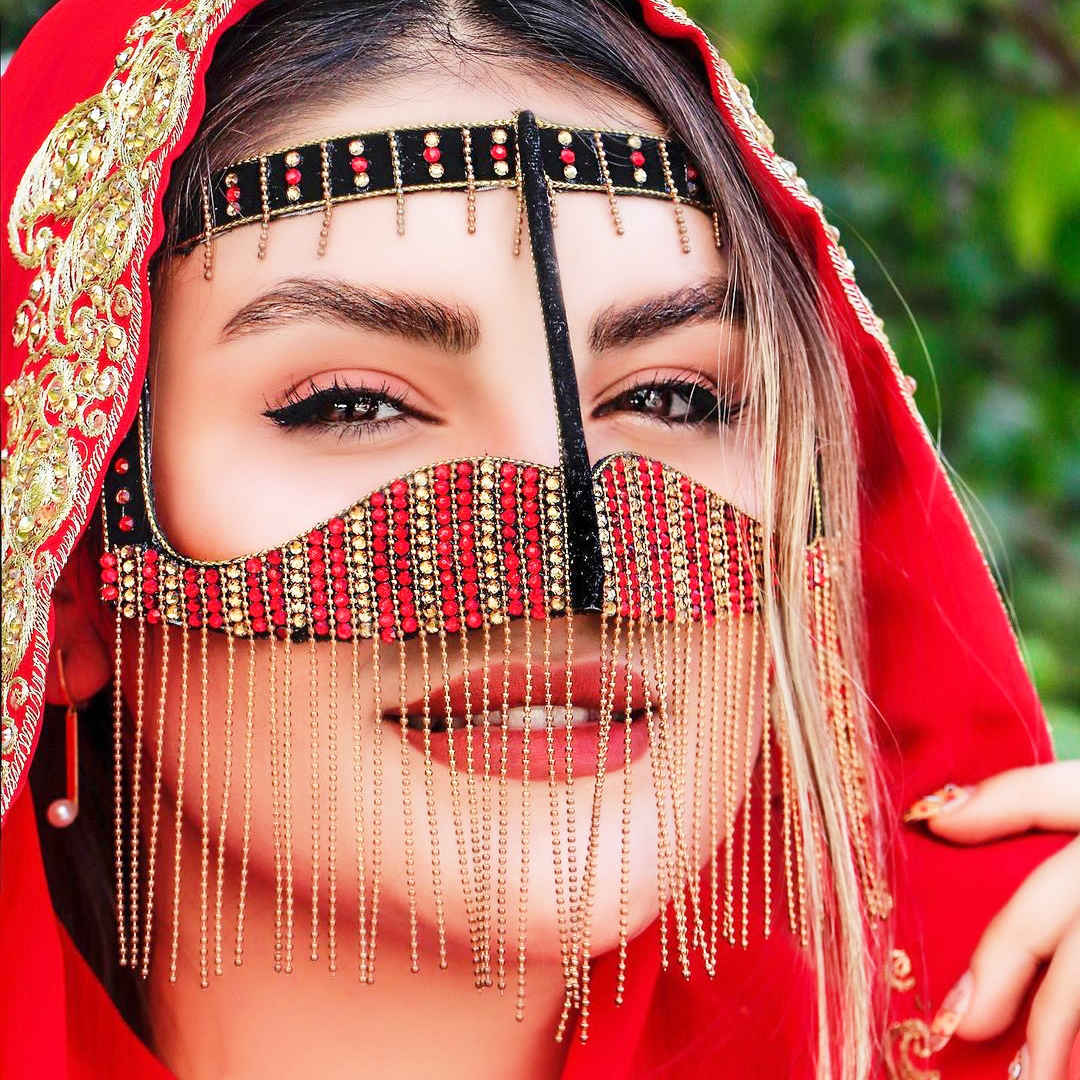 Main image of 手工镶水钻 Battoulah 面具 – 波斯湾布尔卡 Rangi 款