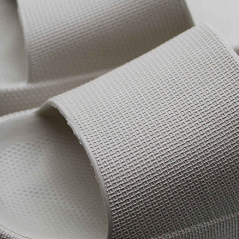 男女通用云端拖鞋 – 厚底设计,额外舒适