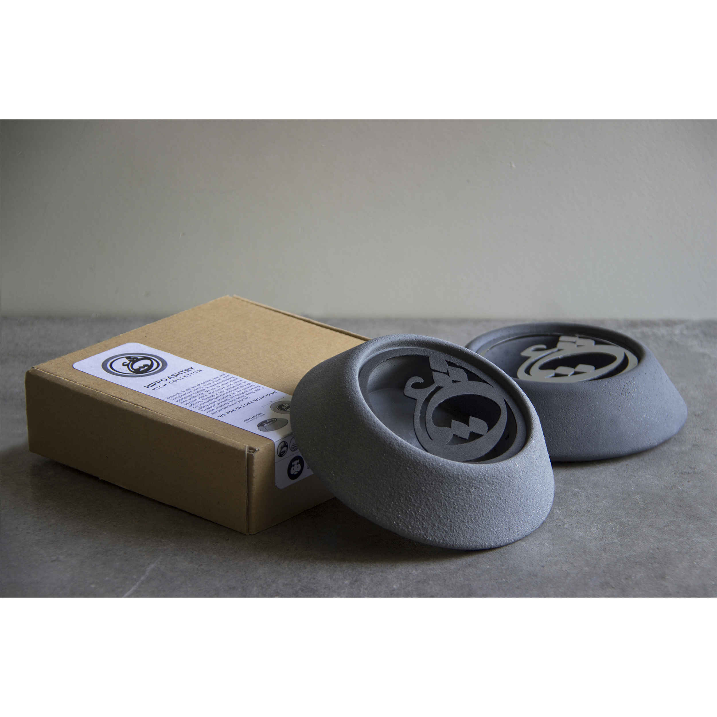 波斯水泥烟灰缸 – 现代圆形“爱”设计